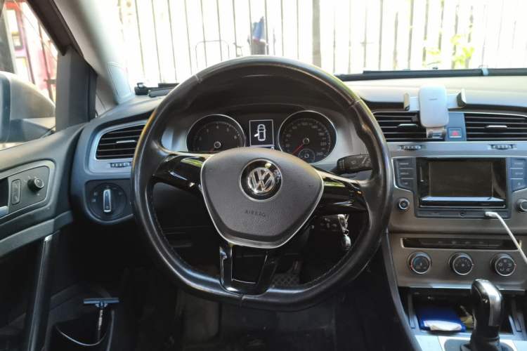 Used Volkswagen Golf 2016 230TSI Automatic Comfort Version Steering Wheel