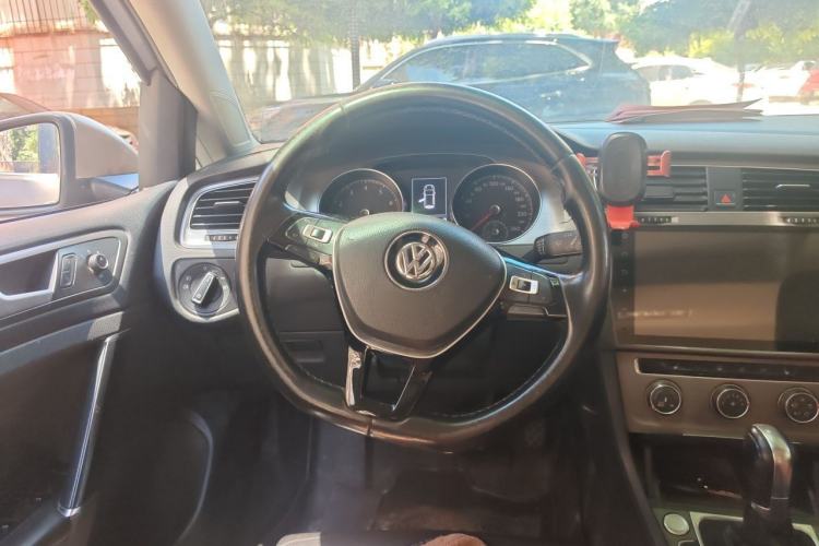 Used Volkswagen Golf 2016 230TSI Automatic Luxury Version Steering Wheel