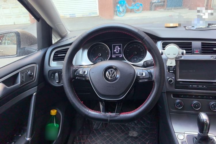 Used Volkswagen Golf 2016 230TSI Automatic Luxury Version Steering Wheel