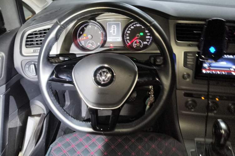 Used Volkswagen Golf 2016 1.6L Automatic Comfort Model Steering Wheel