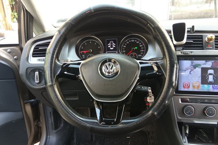 Used Volkswagen Golf 2016 230TSI Automatic Comfort Version Steering Wheel