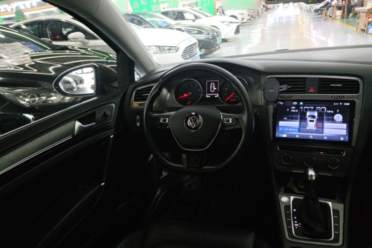 Used Volkswagen Golf 2016 230TSI Automatic Luxury Version Steering Wheel