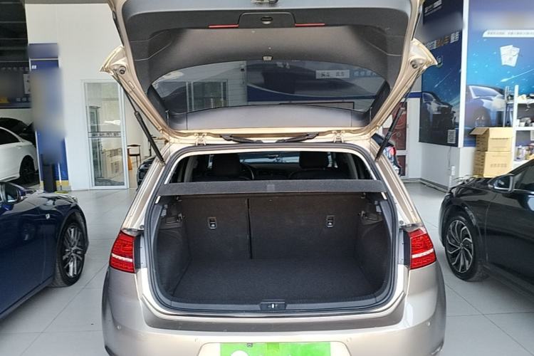 Used Volkswagen Golf 2016 230TSI Automatic Comfort Version Trunk