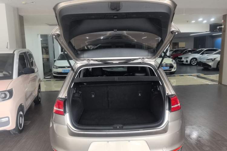 Used Volkswagen Golf 2016 230TSI Automatic Comfort Version Trunk