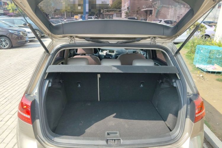 Used Volkswagen Golf 2016 230TSI Manual Comfort Version Trunk