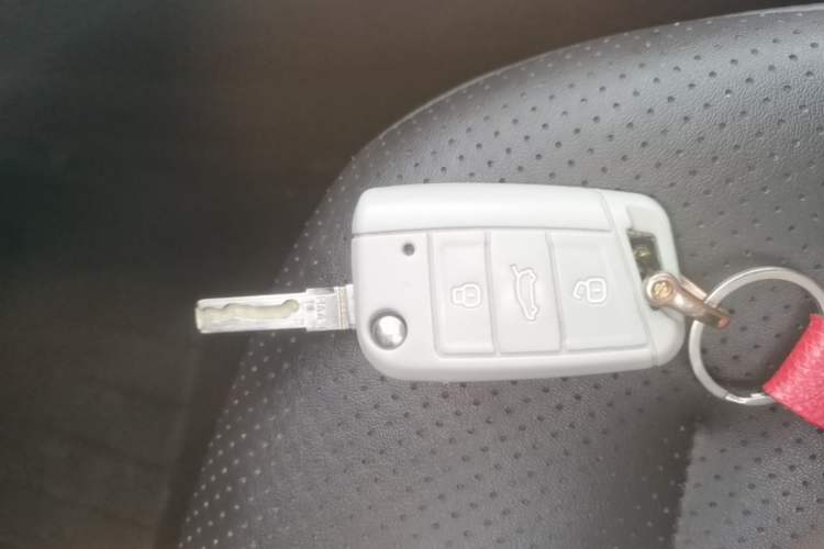 Used Volkswagen Golf 2016 1.6L Automatic Comfort Model Vehicle Key