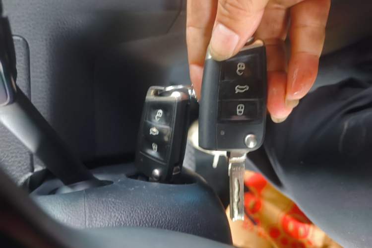 Used Volkswagen Golf 2016 230TSI Automatic Comfort Version Vehicle Key