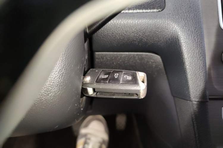 Used Volkswagen Golf 2016 230TSI Automatic Comfort Version Vehicle Key