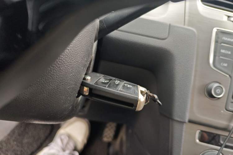 Used Volkswagen Golf 2016 230TSI Automatic Comfort Version Vehicle Key