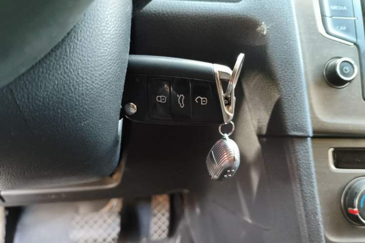 Used Volkswagen Golf 2016 230TSI Automatic Comfort Version Vehicle Key