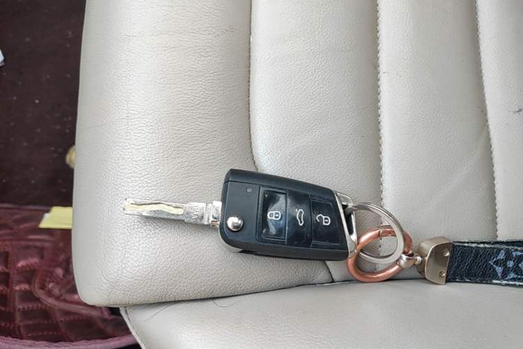 Used Volkswagen Golf 2016 230TSI Automatic Luxury Version Vehicle Key