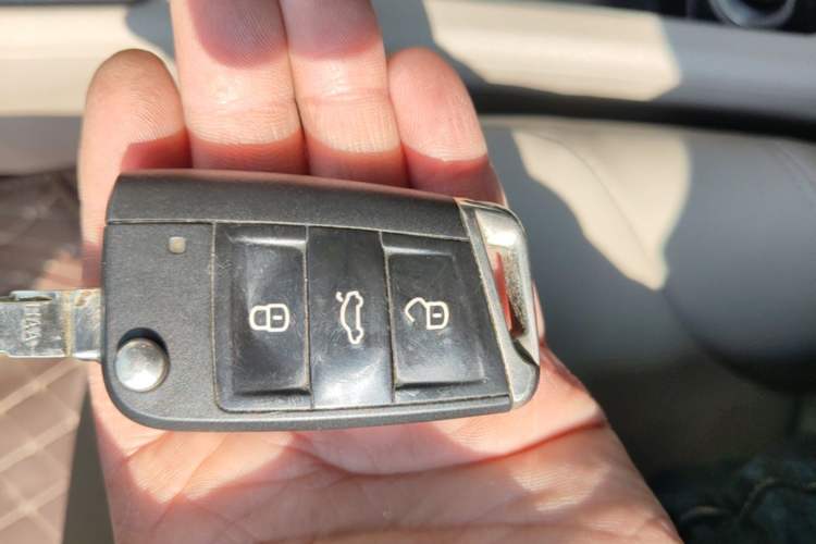 Used Volkswagen Golf 2016 230TSI Manual Comfort Version Vehicle Key
