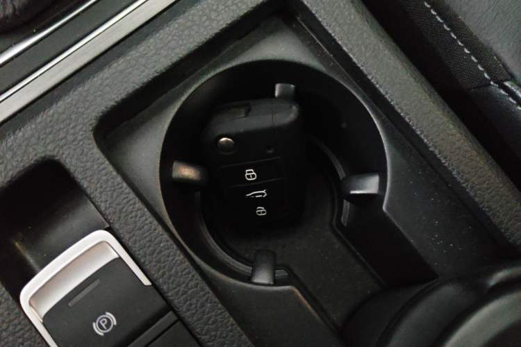 Used Volkswagen Golf 2016 230TSI Automatic Luxury Version Vehicle Key