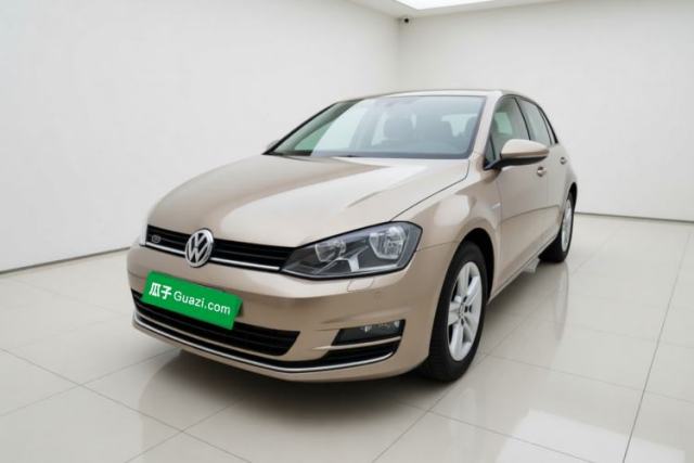 Ojetý Volkswagen Golf 2016 230TSI Automatic Comfort Version