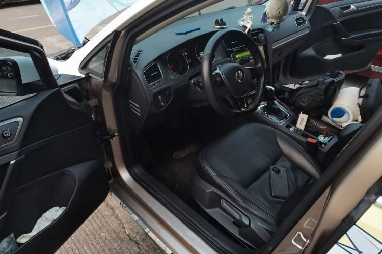 Used Volkswagen Golf 2016 1.6L Automatic Comfort Model Driver Seat