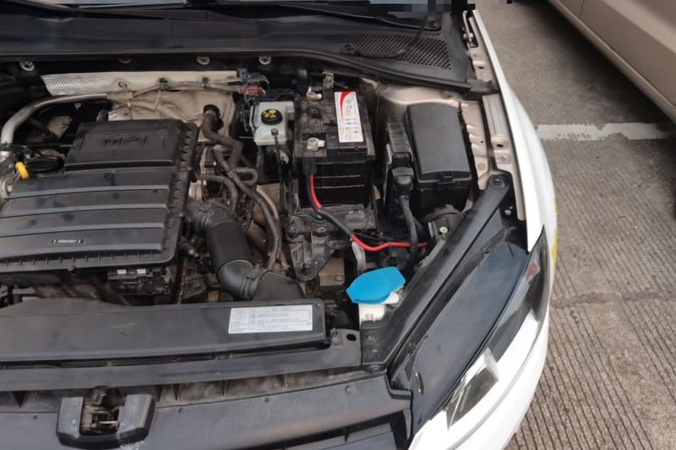 Used Volkswagen Golf 2016 1.6L Automatic Comfort Model Engine Bay Left