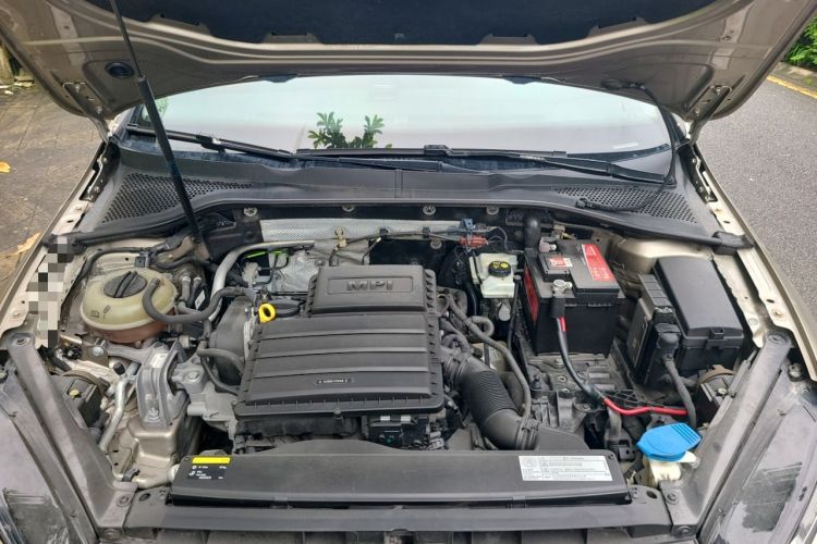 Used Volkswagen Golf 2016 1.6L Automatic Fashion Model Engine Bay