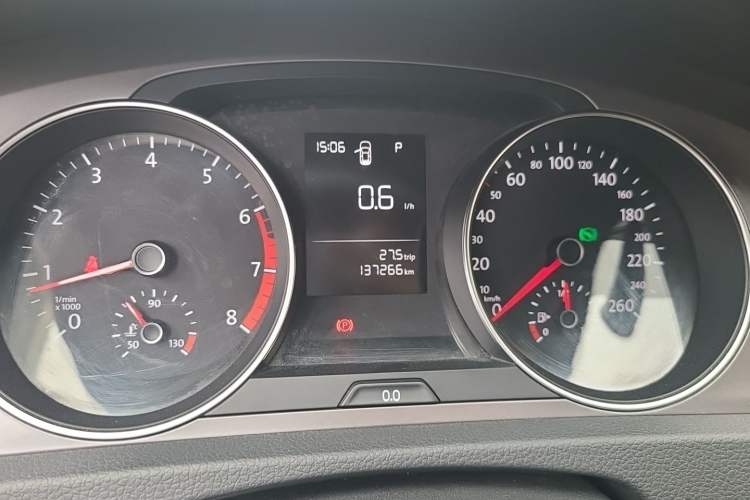 Used Volkswagen Golf 2016 1.6L Automatic Fashion Model Instrument Cluster