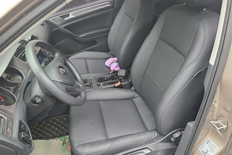 Used Volkswagen Golf 2016 1.6L Automatic Fashion Model Left Front Seat