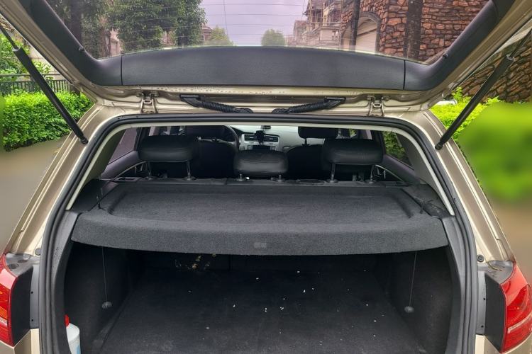 Used Volkswagen Golf 2016 1.6L Automatic Fashion Model Trunk