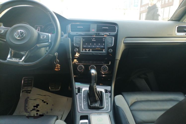 Used Volkswagen Golf 2016 1.4TSI Automatic R-Line Audio And AC Panel