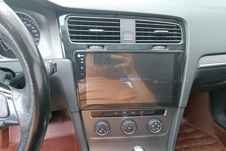 Used Volkswagen Golf 2016 1.6L Automatic Comfort Model Audio And AC Panel