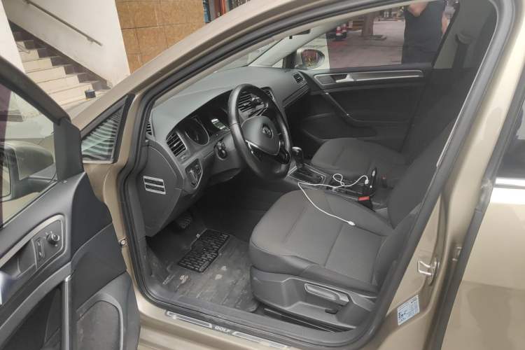 Used Volkswagen Golf 2016 230TSI Automatic Comfort Version Driver Seat