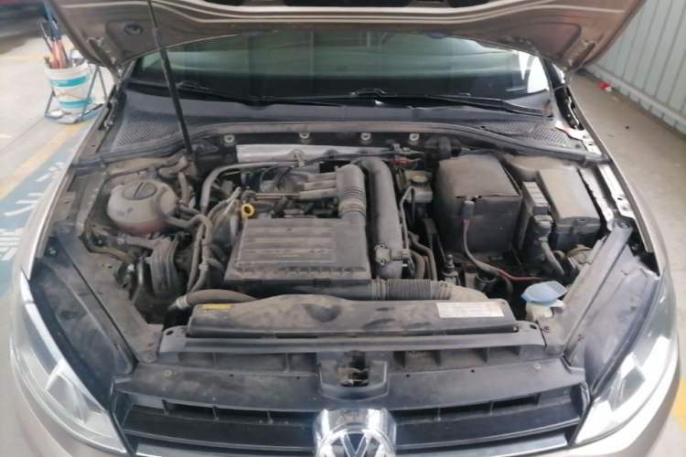 Used Volkswagen Golf 2016 230TSI Automatic Luxury Version Engine Bay