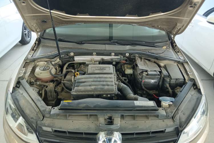 Used Volkswagen Golf 2016 1.6L Automatic Fashion Model Engine Bay