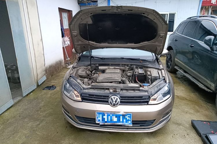 Used Volkswagen Golf 2016 1.6L Automatic Comfort Model Engine Bay