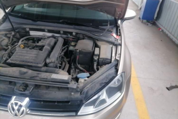 Used Volkswagen Golf 2016 230TSI Automatic Luxury Version Engine Bay Left