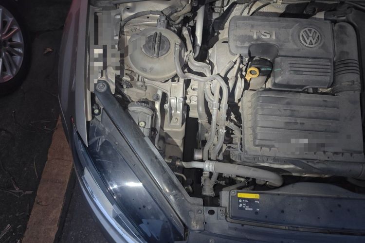 Used Volkswagen Golf 2016 230TSI Automatic Luxury Version Engine Bay Right