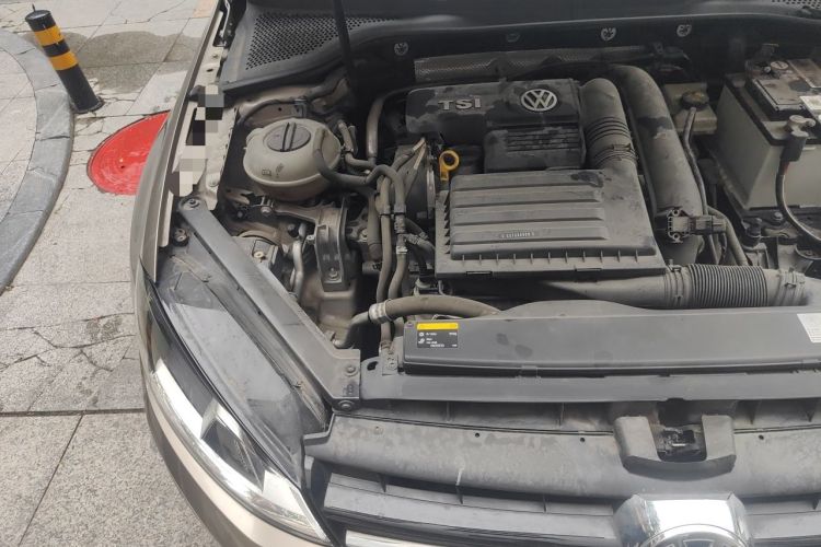 Used Volkswagen Golf 2016 230TSI Automatic Comfort Version Engine Bay Right