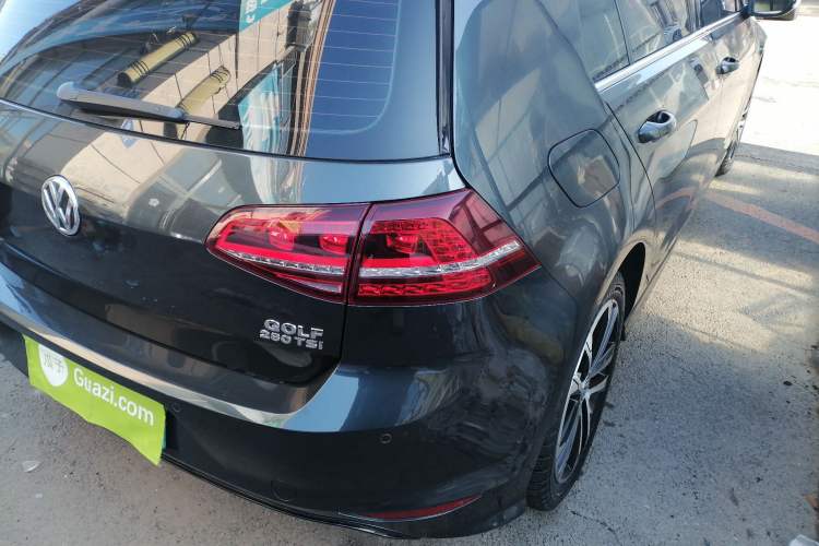 Used Volkswagen Golf 2016 1.4TSI Automatic R-Line Exterior 3