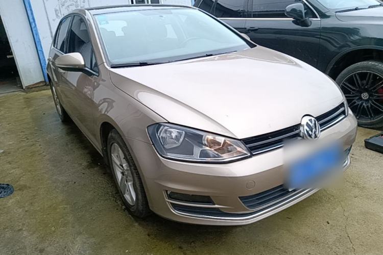 Used Volkswagen Golf 2016 1.6L Automatic Comfort Model Front Right 45 Deg
