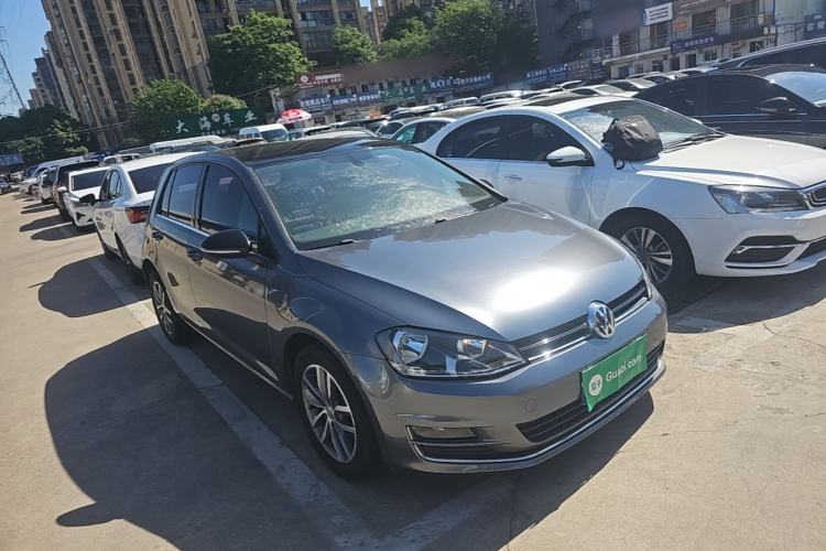 Used Volkswagen Golf 2016 230TSI Automatic Luxury Version Front Right 45 Deg