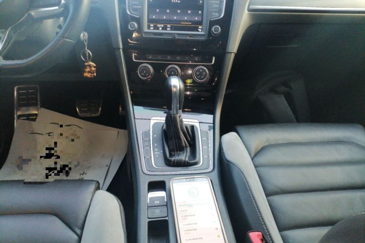 Used Volkswagen Golf 2016 1.4TSI Automatic R-Line Gear Lever