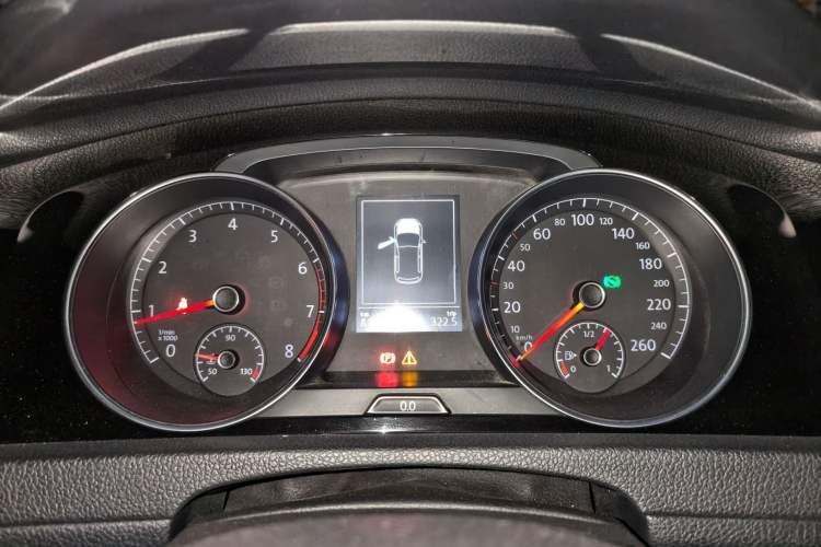 Used Volkswagen Golf 2016 1.4TSI Automatic R-Line Instrument Cluster