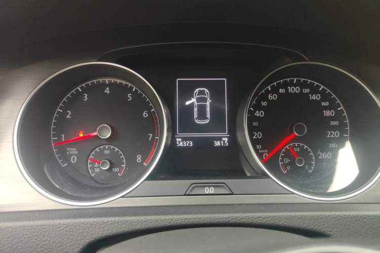 Used Volkswagen Golf 2016 230TSI Automatic Comfort Version Instrument Cluster