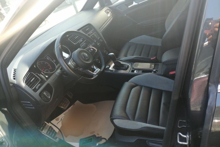 Used Volkswagen Golf 2016 1.4TSI Automatic R-Line Left Front Seat
