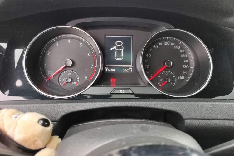 Used Volkswagen Golf 2016 1.4TSI Automatic R-Line Odometer Close Up