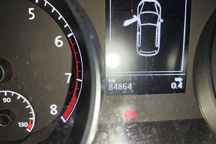 Used Volkswagen Golf 2016 230TSI Automatic Comfort Version Odometer Close Up