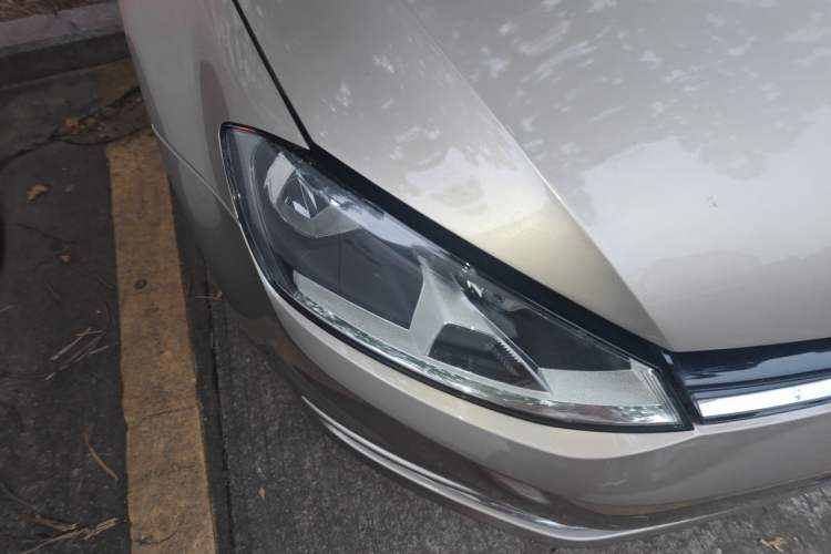 Used Volkswagen Golf 2016 230TSI Automatic Luxury Version Right Front Headlight