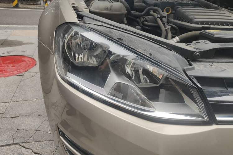 Used Volkswagen Golf 2016 230TSI Automatic Comfort Version Right Front Headlight