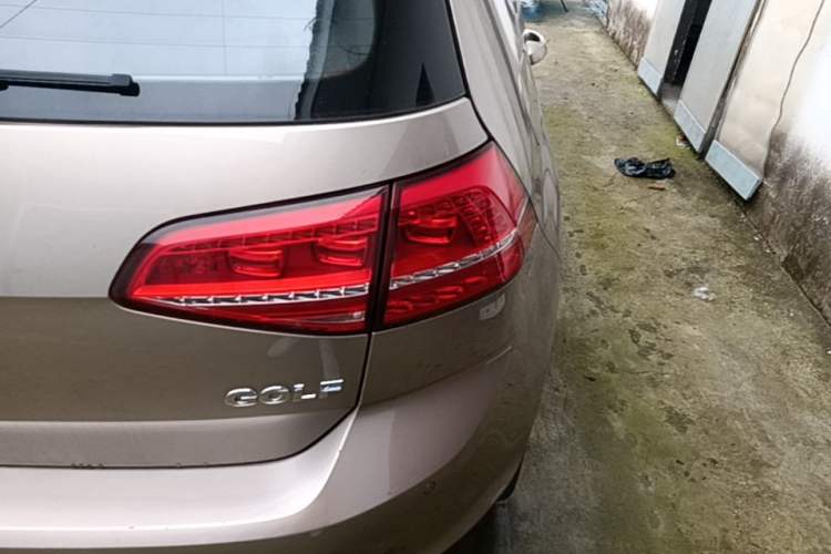 Used Volkswagen Golf 2016 1.6L Automatic Comfort Model Right Rear Taillight