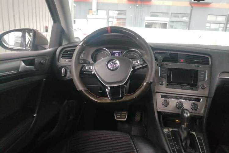 Used Volkswagen Golf 2016 230TSI Automatic Luxury Version Steering Wheel