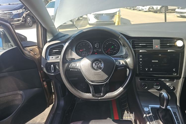 Used Volkswagen Golf 2016 230TSI Automatic Luxury Version Steering Wheel