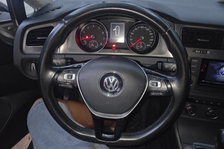 Used Volkswagen Golf 2016 230TSI Automatic Luxury Version Steering Wheel