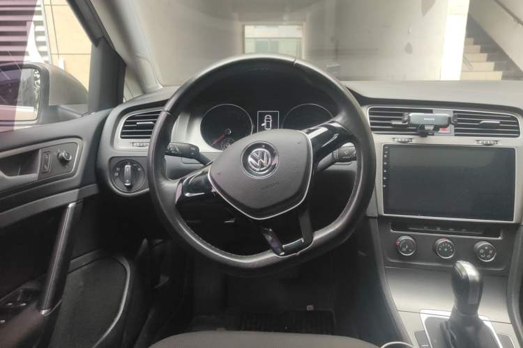 Used Volkswagen Golf 2016 230TSI Automatic Comfort Version Steering Wheel