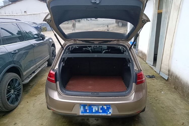 Used Volkswagen Golf 2016 1.6L Automatic Comfort Model Trunk